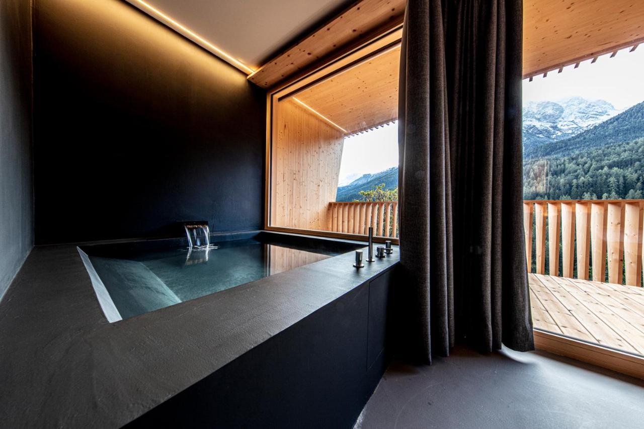 Hotel Arnica Scuol - Adults Only Extérieur photo
