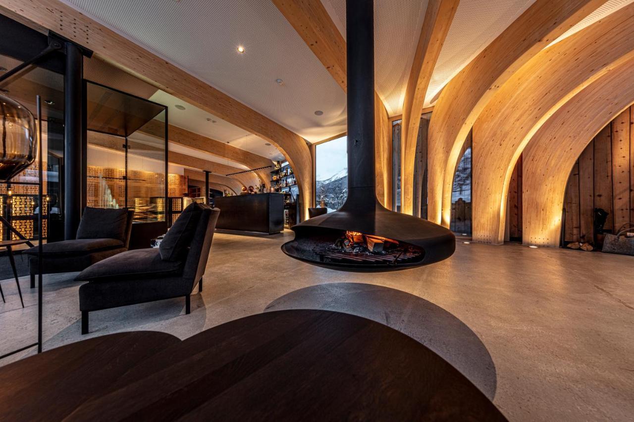 Hotel Arnica Scuol - Adults Only Extérieur photo