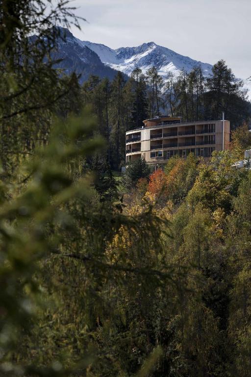 Hotel Arnica Scuol - Adults Only Extérieur photo