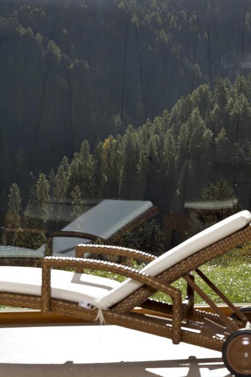 Hotel Arnica Scuol - Adults Only Extérieur photo