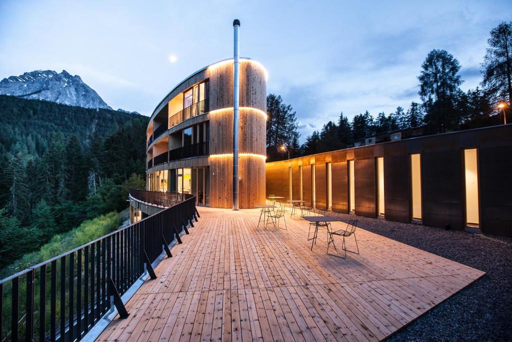 Hotel Arnica Scuol - Adults Only Extérieur photo